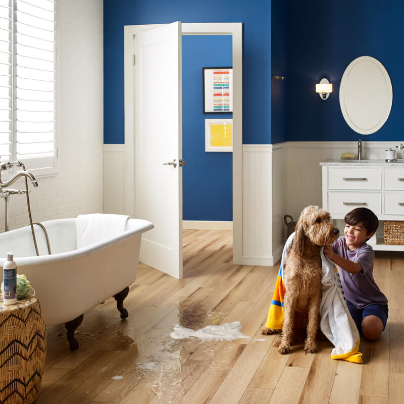 hardwood-vs-luxury-viny | Enterprise Wholesale Flooring and Lighting